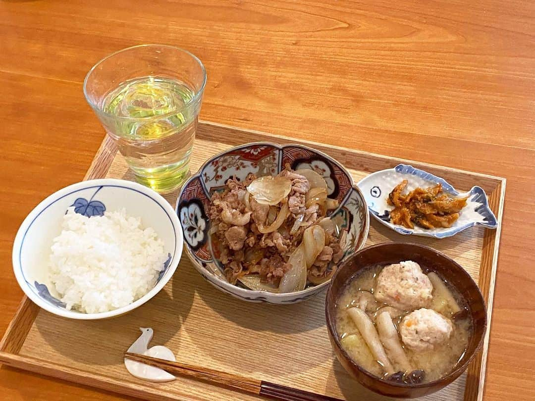 小川ひとみさんのインスタグラム写真 - (小川ひとみInstagram)「Lunchは豚の生姜焼きに🍽 #lunch #お家ご飯 #冷蔵庫にあったもので♡ #和食 #御馳走様」3月15日 17時11分 - hitomy220