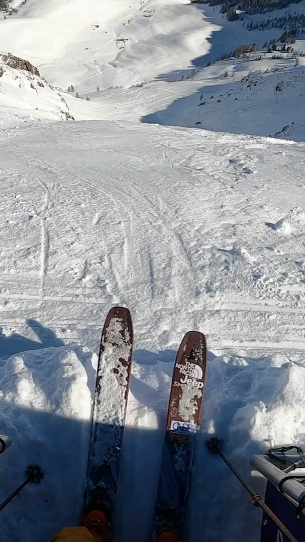 小野塚彩那のインスタグラム：「POV from @freerideworldtour @fieberbrunn_com run. . . 🤪🤪🤪. . . @thenorthfacejp @thenorthface_snow @atomicski @smithoptics @smithopticsjp @jeep_japan_official @nippon_ski_development @gallium_wax @douchebagsjapan @douchebags @air_sleeptechnology @playtokyo . . #neverstopexploring #shemovesmountains #thenorthface #weareskiing #sheskis #redstar #chromapop #日本スキー場開発 #gotmyback .」