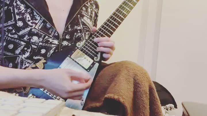MiA のインスタグラム：「🎸⚜️🎸」