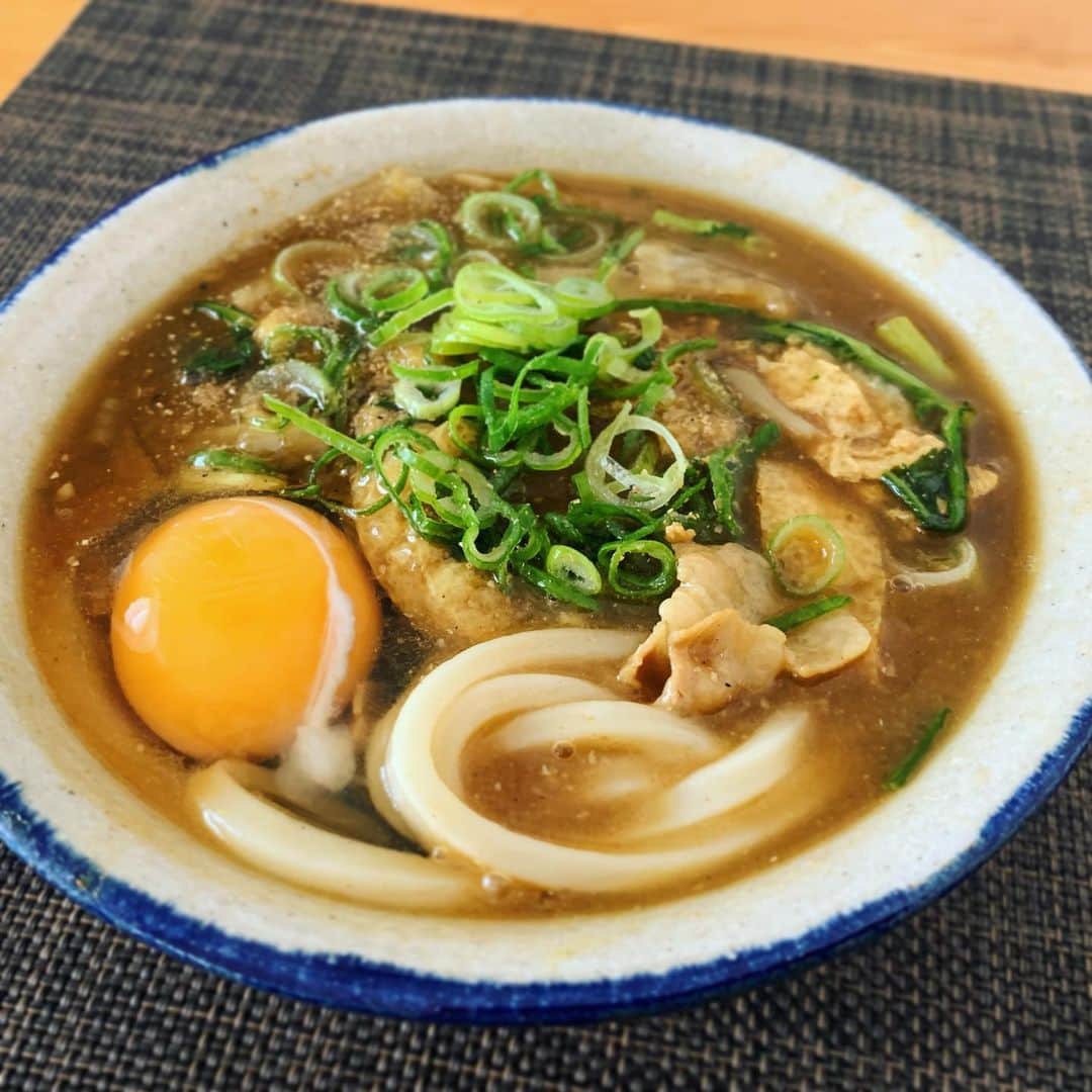 三倉茉奈さんのインスタグラム写真 - (三倉茉奈Instagram)「お昼に作ったカレーうどん。 美味しかった。 山椒かけた。卵も落とした。 #カレーうどん」3月15日 17時56分 - mana_mikura_official