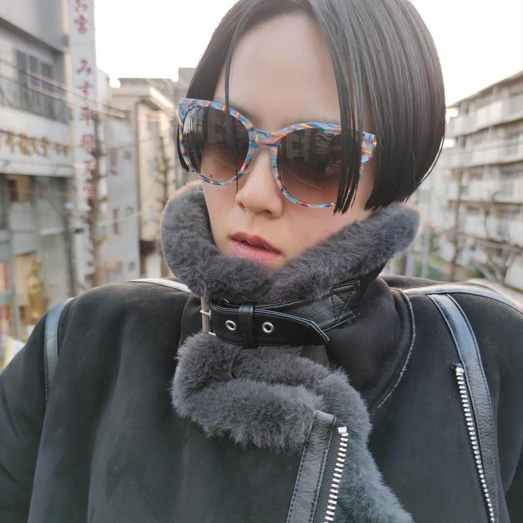 本野沙弥さんのインスタグラム写真 - (本野沙弥Instagram)「お気に入り🕶  #thierrylasry#sunglasses  #tomorrowtokyo」3月15日 18時19分 - sayahonno