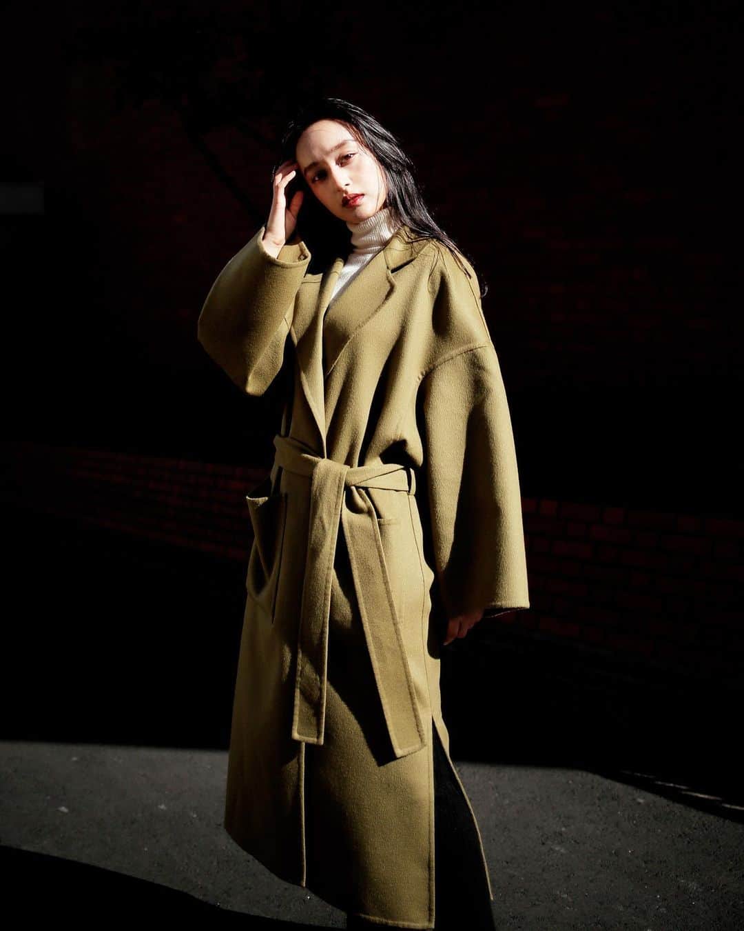 のインスタグラム：「TOKYO STREET STYLES  Name: @asuka_tazawa  Outer: #LOEWE Pants: #jouetie Shoes: #ZARA Sunglasses: #GUCCI #streetstyle#droptokyo#tokyo#japan#streetscene#streetfashion#streetwear#streetculture#fashion#ストリートファッション#fashion#コーディネート#omotesando#tokyofashion#japanfashion Photography: @abeasamidesu」
