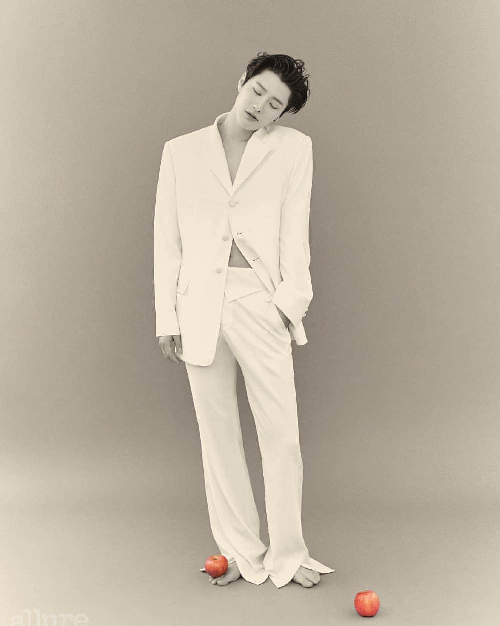 Just a girlさんのインスタグラム写真 - (Just a girlInstagram)「Cho Seung Youn @woodz_dnwm For Esquire Korea February Issue 2020 💜 . . . . .  #승연 #WOODZ #조승연 #ChoSeungYoun #koreanboy#맞팔 #셀스타그램 #셀카 #얼스타그램 #데일리 #선팔 #인스타그램  #f4f  #like4like #ootd  #おしゃれ #オシャレ #いいね返し #フォロー #韓国人 #韓国 #セルカ #自撮り #ファッション #フォロー #koreanmodel #magazine #model #koreanstyle #koreanfashion #🇰🇷」3月15日 9時41分 - cecithegirl