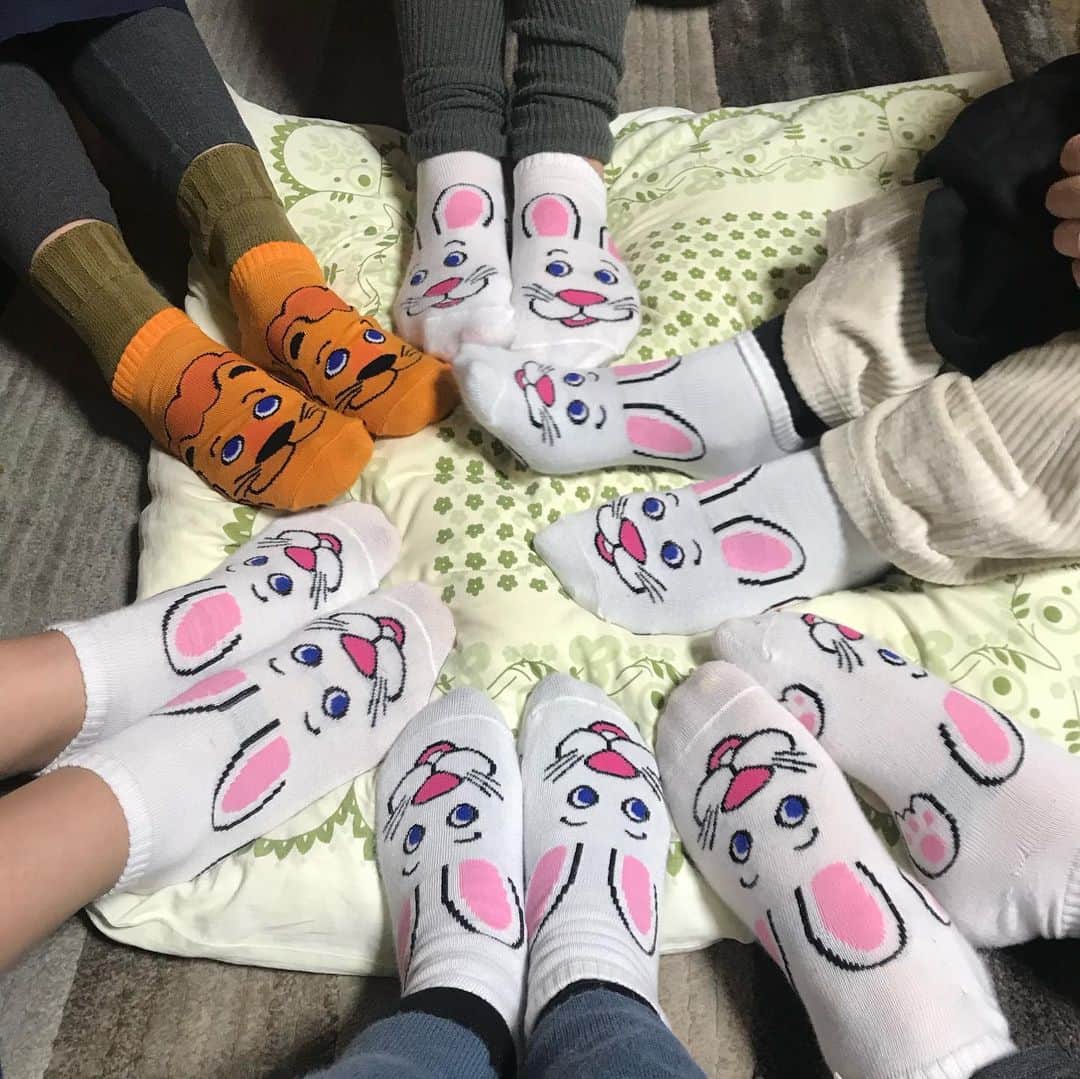 加藤紀子さんのインスタグラム写真 - (加藤紀子Instagram)「予約が取れないなら真似してみよう！の会。 エメラルド、竜田揚げ、ポテサラ、あん肝、焼きそば、ウィンナー（足の切り方までコピー🐙）。 作って食べて飲んで笑って、 気付けば店名が変わってる 迷店クオリティ✨  #九千葉　#千葉丸 #みんなやっちゃん #詳しくはブログに書きますね」3月15日 9時52分 - katonoriko