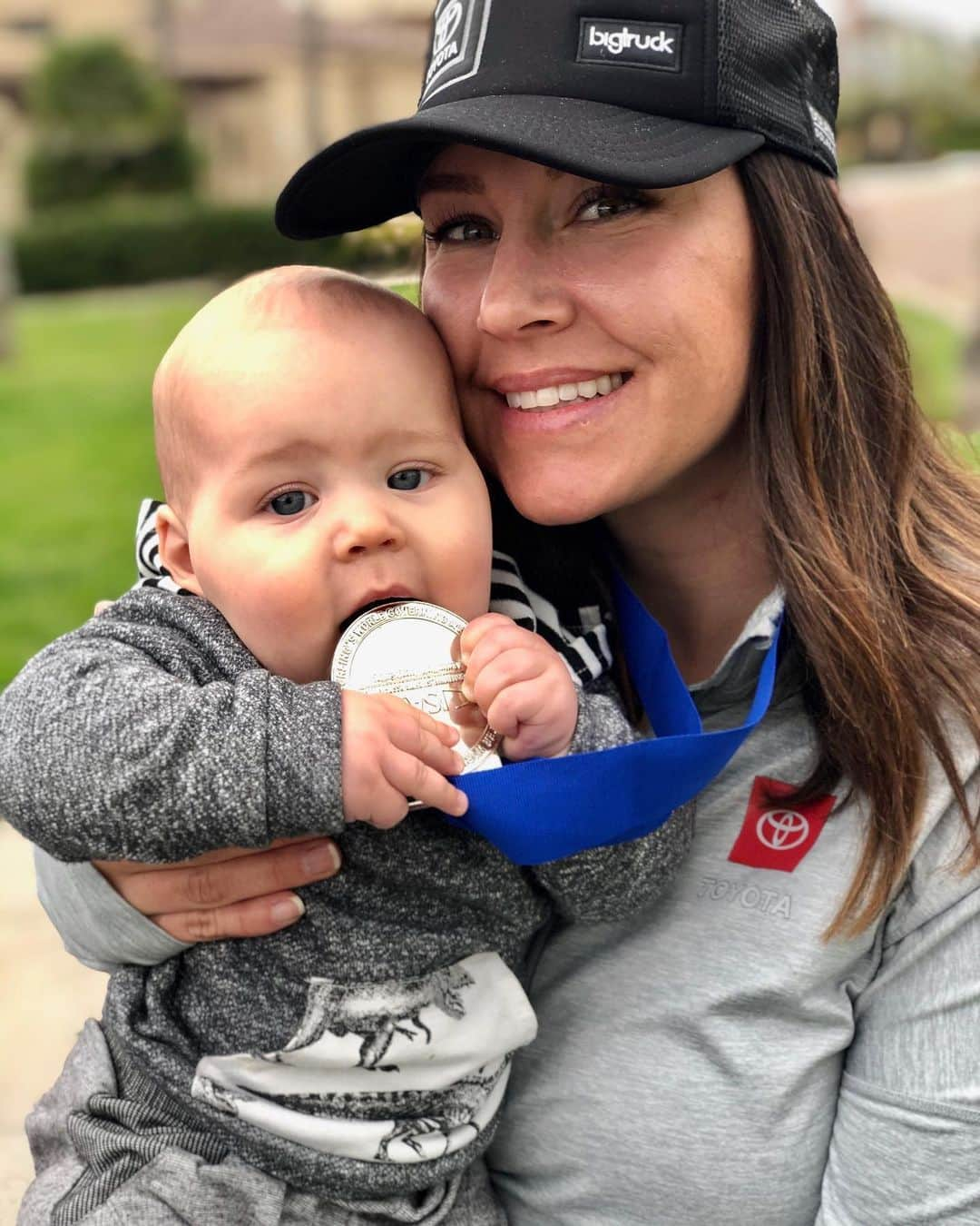 アラナ・ニコルズさんのインスタグラム写真 - (アラナ・ニコルズInstagram)「I clipped the hook of my nursing bra as I rolled on stage to receive a silver medal in the world adaptive wave ski invitational and I couldn’t help but feel genuinely proud of myself😭🙏🏼❤️ . . I did surf my brains out and gave it every ounce of energy I had in the final but also, I just juggled mom life and athlete life at the beach like a boss! . . From struggling into a wet wetsuit (thanks @sydneyprather ) to hustling down the boardwalk from nap time to surf heat time, I couldn’t have done it without my San Diego Ohana/Mom crew. Thank you @nancy_reynolds @laurawolfstein @dabaum019 and @sydneyprather & Alyssa... for loving on Gunnar while I surfed and @roytuscany was was calling the live action in the booth. . . And a HUGE thank you to @ampsurf_us and the @isasurfing for@keepin the #adaptivesurfing dream ALIVE!!! Special shout out to @noldsy and Bob for fighting for us Waveskiers... means the world to us😭🙏🏼. You’re the real MVP. . . Lastly, im so proud of my man @roytuscany for commentating for 12 hours yesterday and for supporting my surf dreams...ILYSM. . . Grateful, in these hard and scary times, to share so much stoke with the many indomitable spirits that make up the World Adaptive Surfing community. . . #hope #resilience #positivity @teamtoyota #startyourimpossible @macskisurfwaveski」3月15日 10時11分 - alanathejane