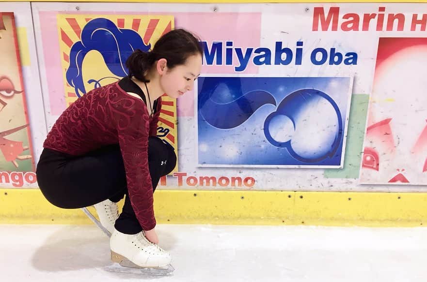 大庭雅さんのインスタグラム写真 - (大庭雅Instagram)「初ご対面でした⛸✨ 数年前にフェンスに描いて下さっているのは知っていて 初めて見ることができましたっ とっても嬉しいです🥰 他にもたくさんの選手のイラストが描かれています✨」3月15日 10時29分 - miyabi_oba