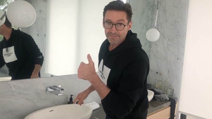 ヒュー・ジャックマンのインスタグラム：「Take 2. You’re ALL  absolutely right. Turn off the tap whilst washing your hands. Smart, healthy practices for  yourself .. and the planet. 🧼 🖐 🤚 🗺 #washyourhands #savewater #world #healthylifestyle」