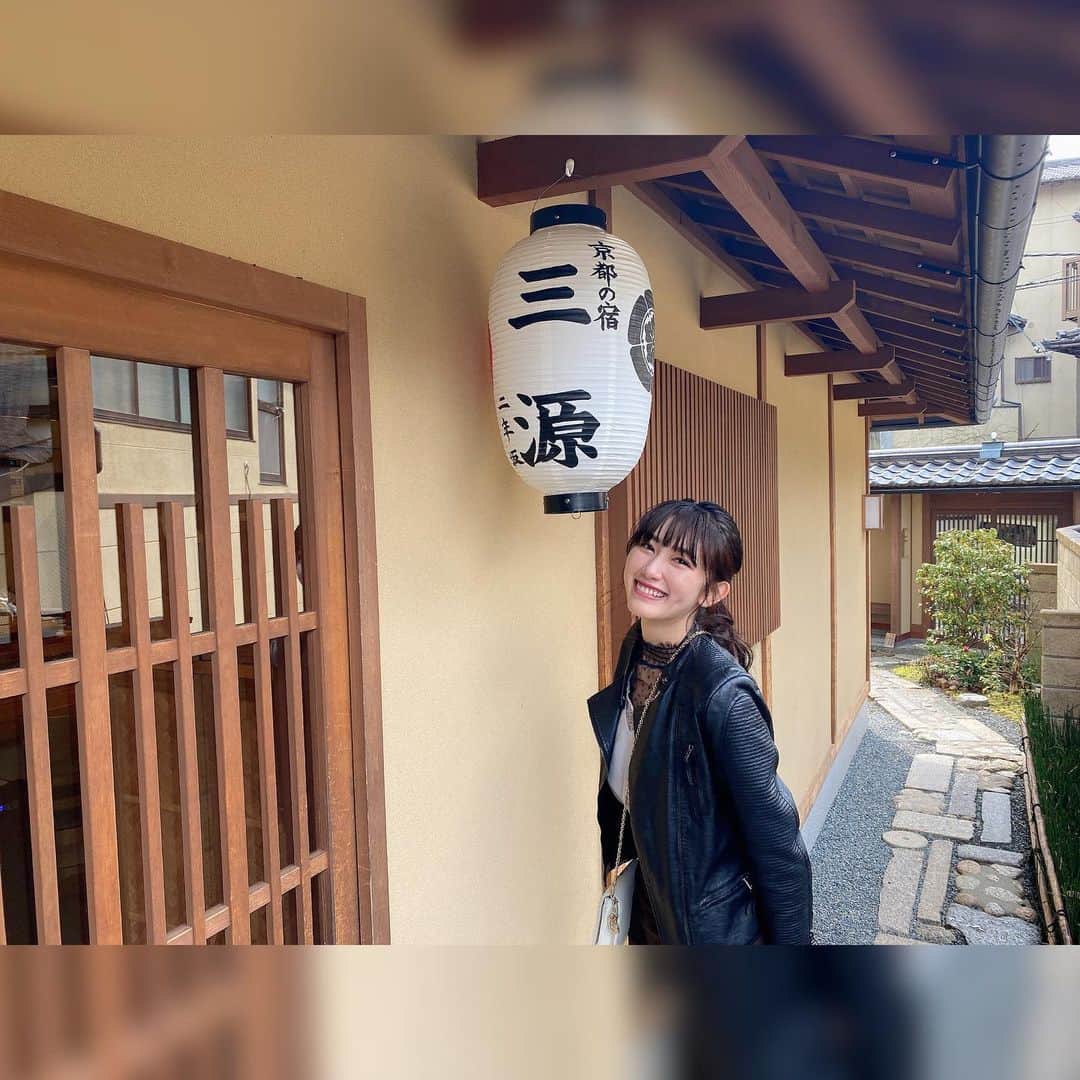 黒田瑞貴のインスタグラム：「京都きてますー！気さくな従業員さんとあったかいお宿でした❤️ 観光地から徒歩1分とか？本当すぐの場所にあるのに、夜は静かで素敵すぎました…😭 夜ご飯食べてから綺麗な京都の街を歩いて、宿についてからは星見ながらあずさと飲みなおしました！ 観光したやつはまたあとで載せます😳！ #京都　#japanesemodel #fashion #ootd #ootdfashion  #sightseeing #女子旅 #京の宿 #二年坂 #京都宿泊 #三源 #京都旅館 #pr #コラボベース」
