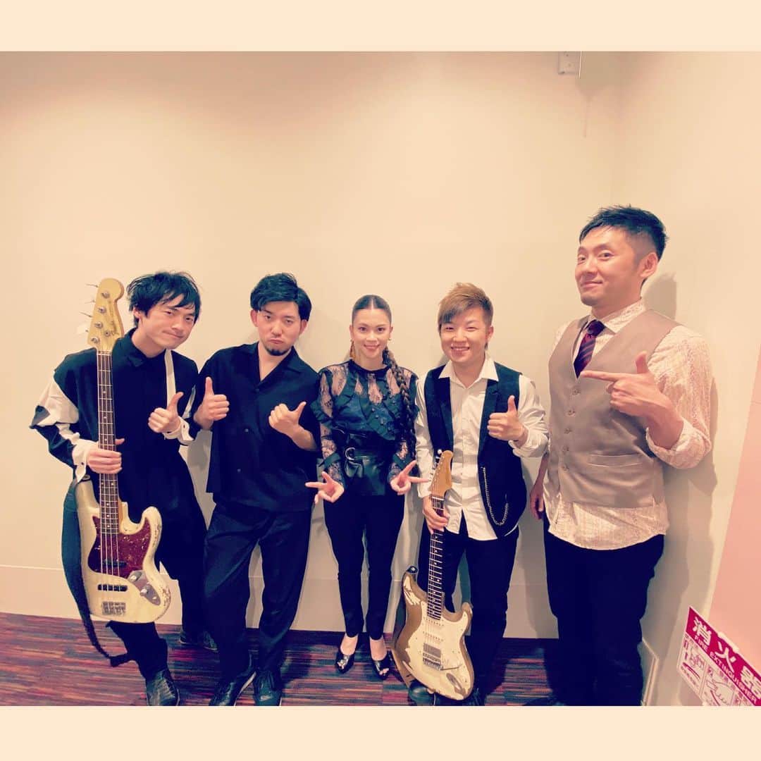 小柳ゆきのインスタグラム：「【出演情報】  3月21日(土)23:10～24:10 テレビ朝日「激レアさんを連れてきた。」 . . 楽しく収録させて頂きました！ 皆様ぜひチェックしてくださいね。  bySTAFF  Key #櫻井大介 さん Ba #北川淳人 さん Dr #工藤明 さん Gt #門馬由哉 さん #激レアさん」