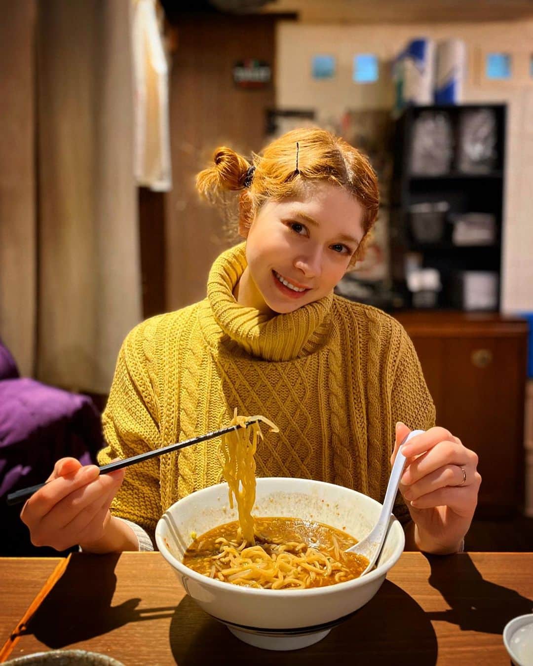工藤ジェニファー茉侑さんのインスタグラム写真 - (工藤ジェニファー茉侑Instagram)「ホワイトデーに〆ラーメン😂初野方ホープ🙄❤️　@nogata_hope_nm @nogata_hope  豚骨系&コシがしっかりした麺🍜好き好きあるからね、感想は言及しない笑 しそ餃子は小さくてサクっとして美味しかった🥟  #餃子　#gyoza #中目黒　#野方ホープ　#グルメな人と繋がりたい #グルメ女子 #東京グルメ #グルメスタグラム #グルメ部 #tokyotokyo #tokyofood #foodstagram #japanesegirl #asiangirls #asianmodel 　#中目黒グルメ #ラーメン　#ラーメン好きな人と繋がりたい #ラーメンインスタグラマー #ramen #ramennoodles #ramen🍜 #ramenlover #ramenstagram #japanesefood #恵比寿 #ootd #グルメ好きな人とつながりたい #ramennoodle #中目黒カフェ」3月15日 12時02分 - jennifermayu_s