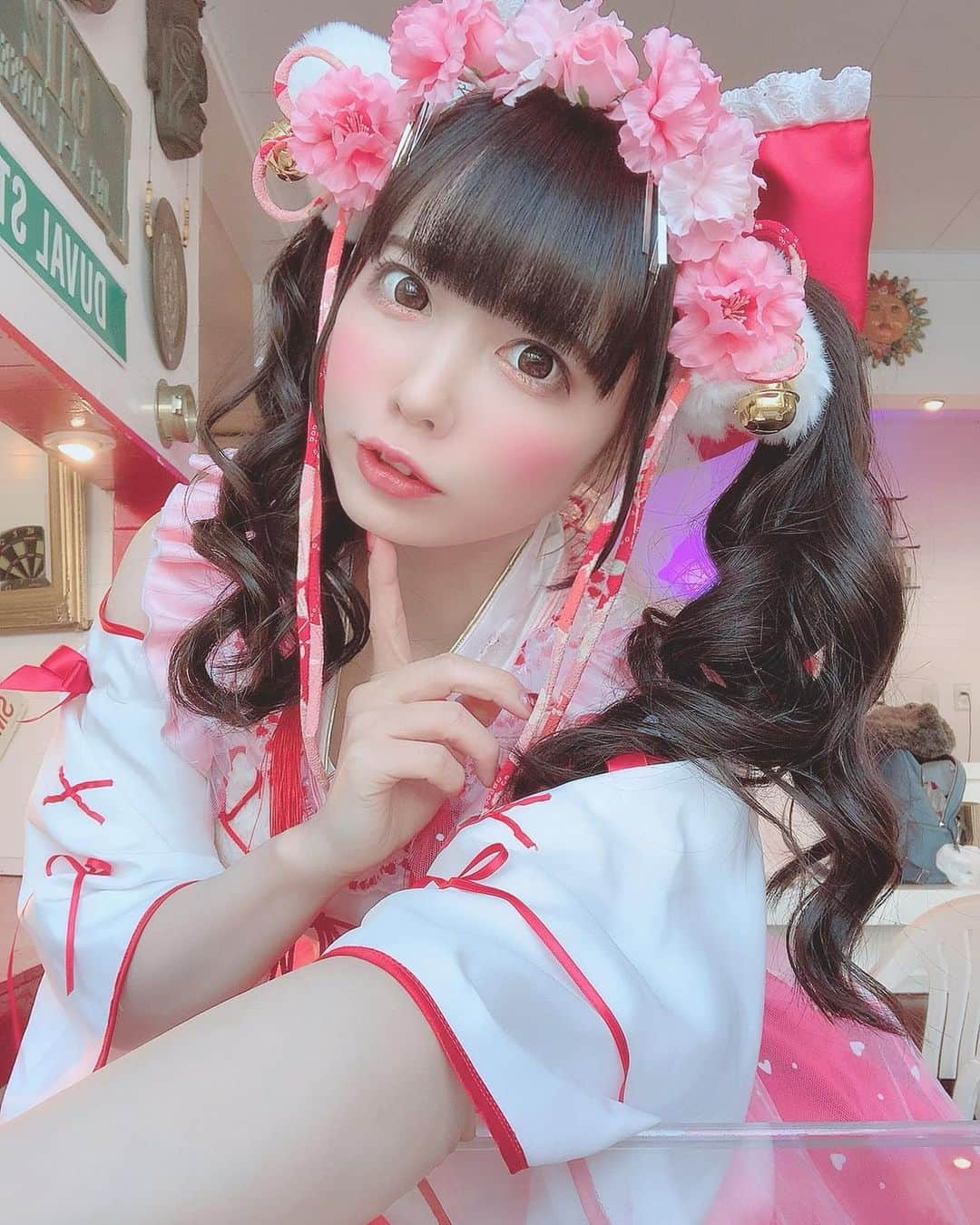 のインスタグラム：「❤️ 🌸 ❤️ 🌸 恋♡巫女♡ (Ｕ∩ 'ᴗ' ∩Ｕ) ♡ #巫女 #恋汐りんご #衣装 #sioringogo #japanesegirl  #japaneseidol  #idol #cosplay」