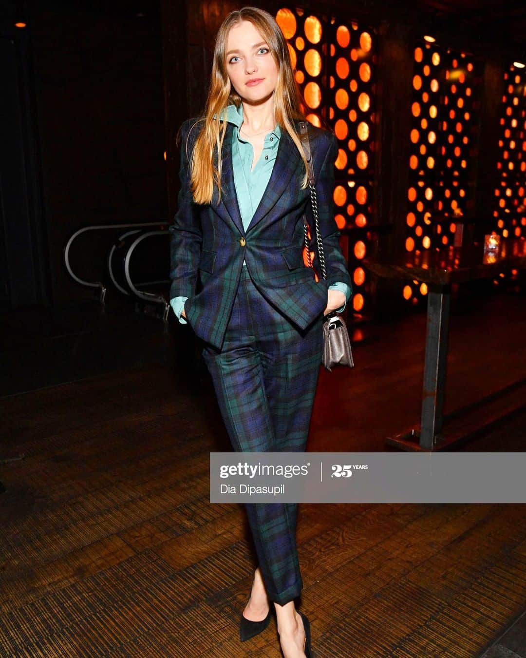 ヴラダ・ロスリャコヴァのインスタグラム：「Last Thursday was probably the last event in the following month (hopefully not more) I attended. This was a great movie that helped me to distance my thoughts from the chaos that happening now...」