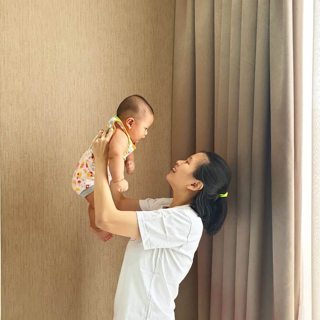 デビー・スサントのインスタグラム：「The most beautiful gift in my life I will always love you no matter what #mikhaelkayanadaya」