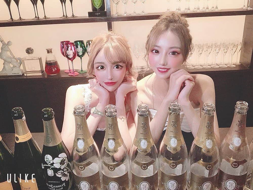 𝑯𝒊𝒏𝒂𝒏𝒐のインスタグラム：「. . .  #酔いすぎて記憶ない #酒雑魚グラム . . . #東京#新宿#歌舞伎町#六本木 #キャバクラ#キャバ嬢#シャンパン#ドレス #ジェントルマンズクラブ」