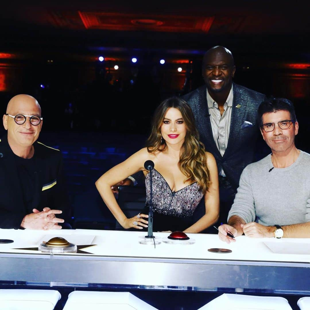 ソフィア・ベルガラさんのインスタグラム写真 - (ソフィア・ベルガラInstagram)「Wrapping up the auditions on @agt Thank you to all the amazing talent and the crew. Hopping everyone stays safe!!!❤️😘❤️」3月15日 14時58分 - sofiavergara