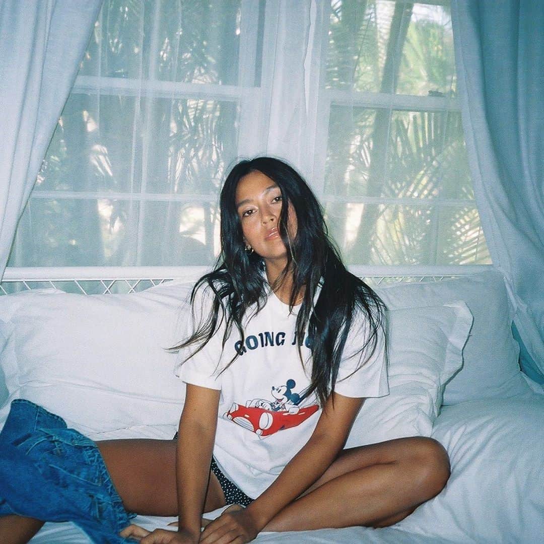Tamikoのインスタグラム：「outtake and makeup by @risa.hoshino for @sandymagazine next issue out soon 🌴🤘🏽 #sandymagazine #35mm #surfmickey」
