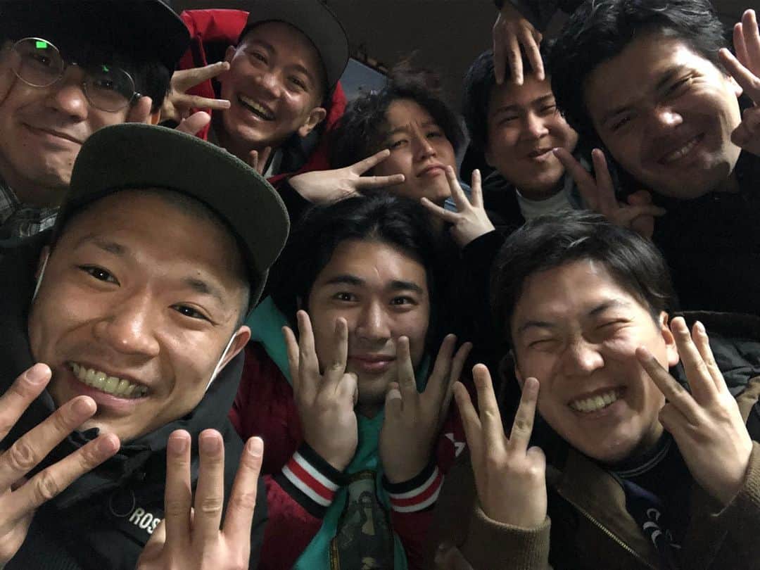 羽尻紘規のインスタグラム：「ドキドキ同期 花がないからどうにか花を出してみようと模索した故の写真たち」