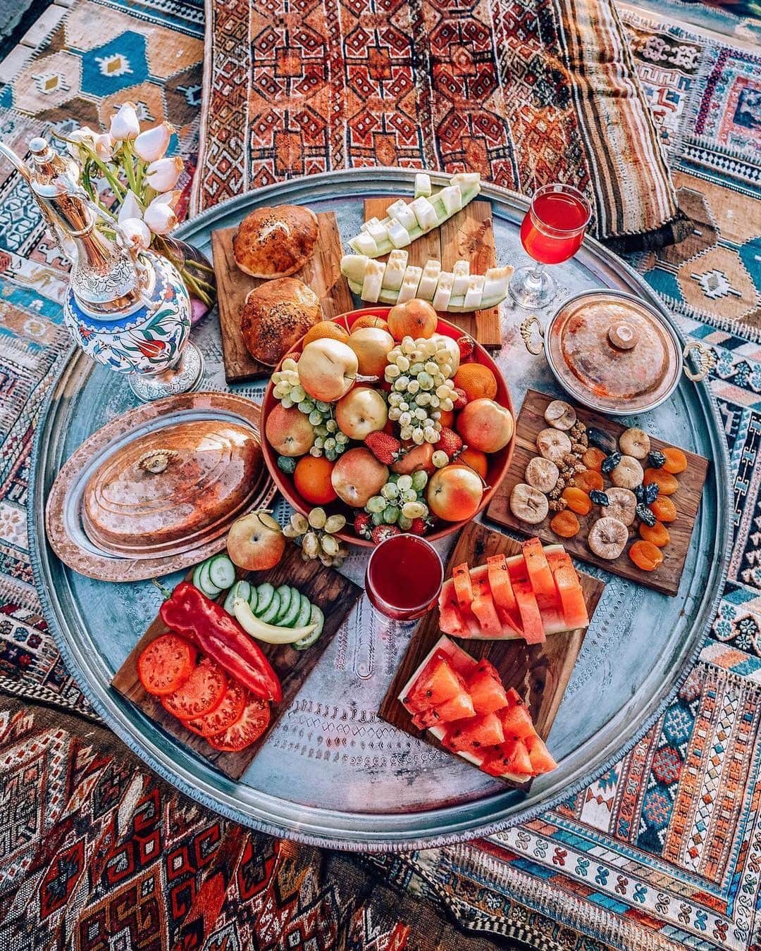 Izkizのインスタグラム：「I love sleep because it’s a time machine to breakfast! 😋 Which one would you choose 1, 2 or 3?」