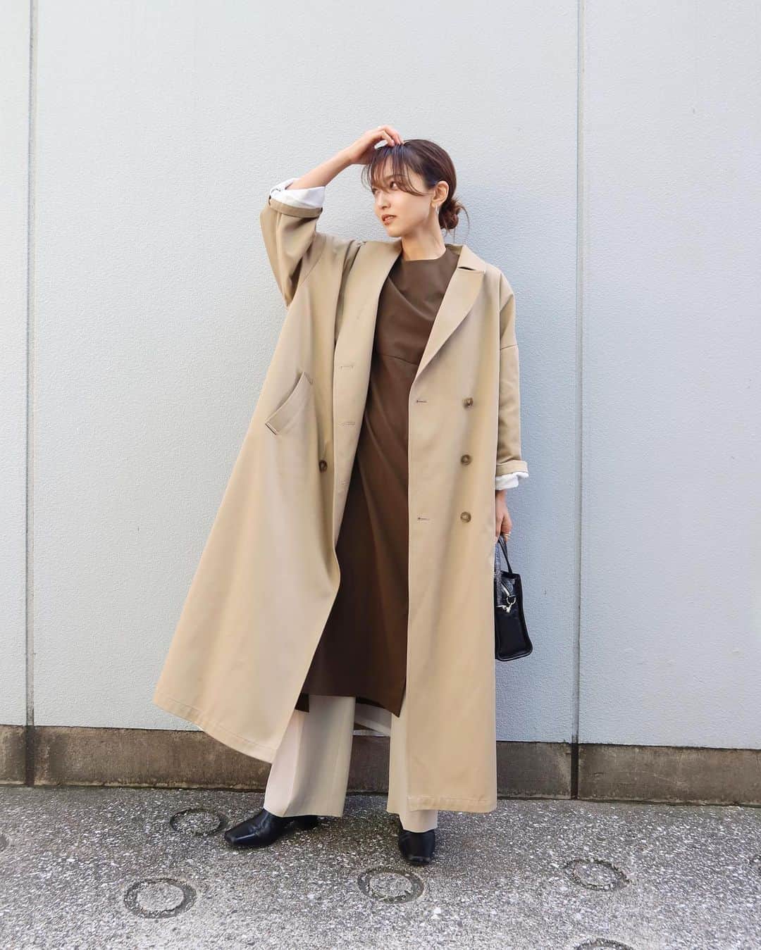 かんだまのインスタグラム：「黒を着なかった日。雰囲気変えて前髪いじろうとしたら全然うまくいかない😂ったく前髪ぃぃぃぃいぃぃいぃぃぃ食後でいつにも増してお腹ぽっこり🐖笑 . 服は気づいたらほぼ @rim.ark だった笑 リムでいっぱい買ってるからこういうことあるある☺︎笑.  アウター 今年の @rim.ark  ワンピ　昔の @rim.ark  ボトム　昨年の @rim.ark  シューズ 2年前の @blackbymoussy_official  バッグ　@balenciaga  #だま服」