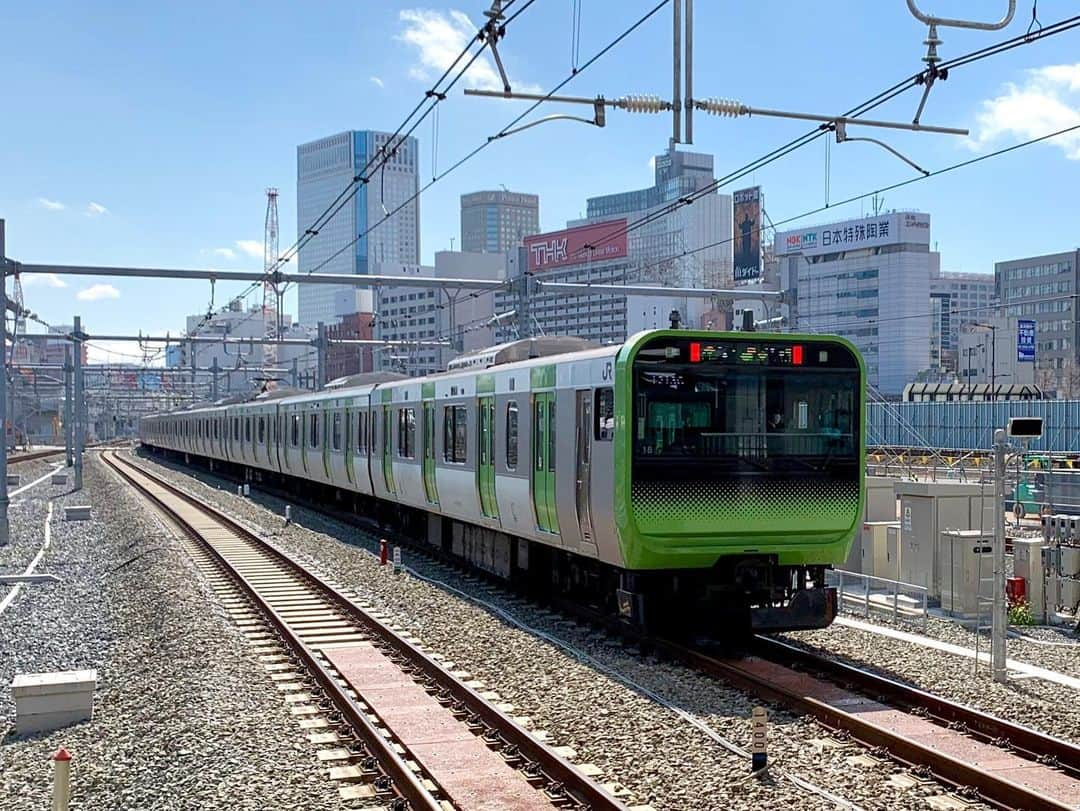 椿隆之さんのインスタグラム写真 - (椿隆之Instagram)「#高輪ゲートウェイ駅  #山手線  #鉄　#電車  #train  #撮影者は　#弟」3月15日 19時17分 - kibatsu3