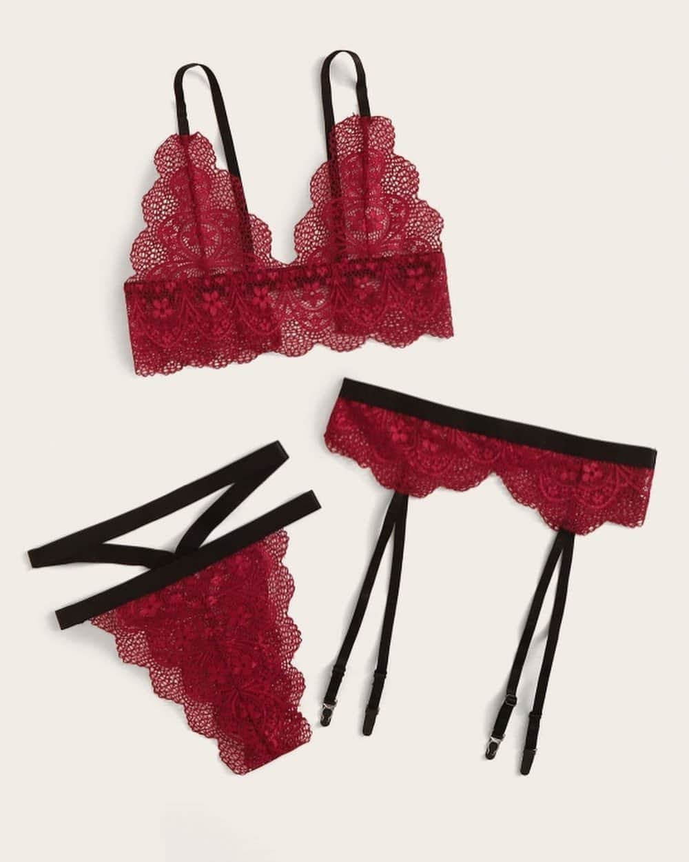 COORDINATESHOP Lingerieのインスタグラム：「スカラップトリムフローラルレースガーターランジェリーセット」