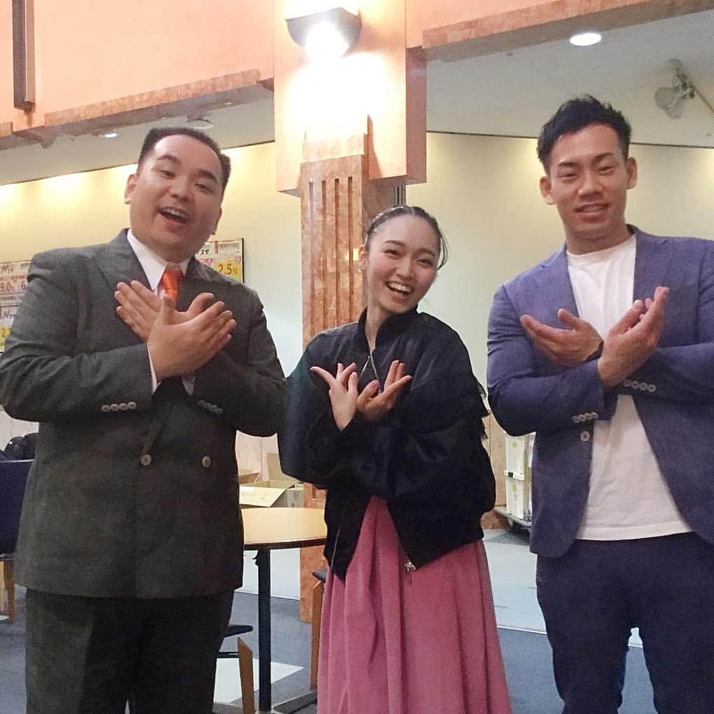 のインスタグラム：「大好きなミルクボーイさんに遭遇😭 チーム大阪芸大！芸大大好き💗  只今放送中！📺TBS『ザ・ベストワン 』 3時間スペシャル✨私もでます！！！！！！！！💃 #TBS#放送中  #ミルクボーイ さん#内海崇 さん#駒場孝 さん #松浦景子 #大阪芸術大学#大阪芸大 #バレエ大好き #バレエ#バレリーナ#バレリーナ芸人#バレエ芸人#バレエ大好き #ザベストワン」