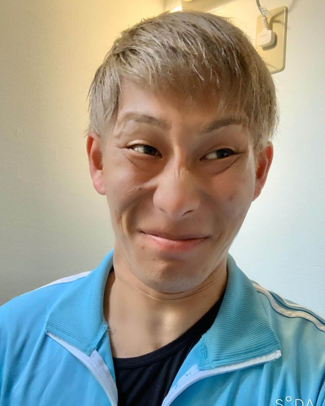 イッシーさんのインスタグラム写真 - (イッシーInstagram)「●ミカンくん変顔五十音「く」 「糞きばってる顔」 #かため #変顔 #五十音 #ニヤけて頂ければいいんです」3月15日 20時03分 - mikankun141