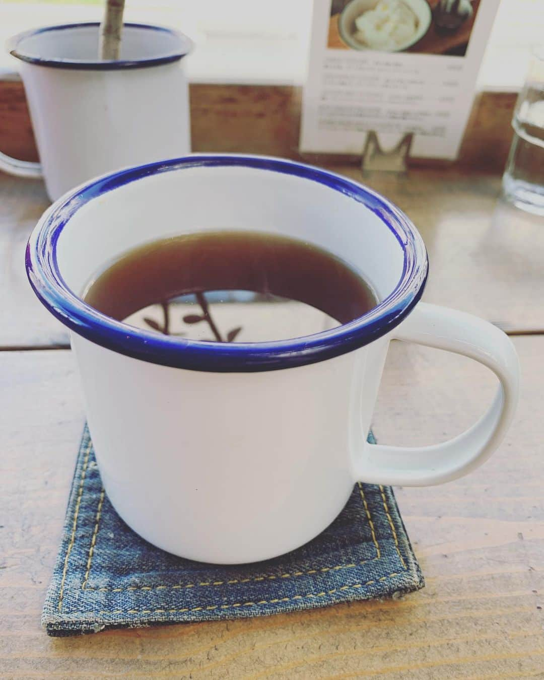 朝岡実嶺さんのインスタグラム写真 - (朝岡実嶺Instagram)「雫、カフェデビュー☕️ 良い子に出来ました🐶 I brought Shizuku to a cafe restaurant for the first time☕️ She was a good girl🐶 #チワワ #カフェデビュー #chihuahua #thedogsofinstagram」3月15日 19時58分 - mirei_asaoka