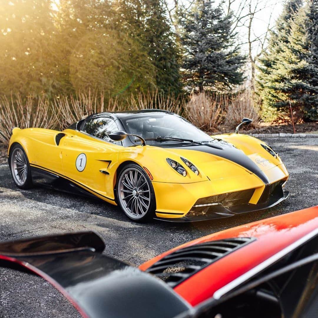 CarsWithoutLimitsさんのインスタグラム写真 - (CarsWithoutLimitsInstagram)「Huayra Roadster aka Big Bird Owner @sparky18888  Photos @ct_car_photos  #carswithoutlimits #huayraroadster」3月15日 20時06分 - carswithoutlimits