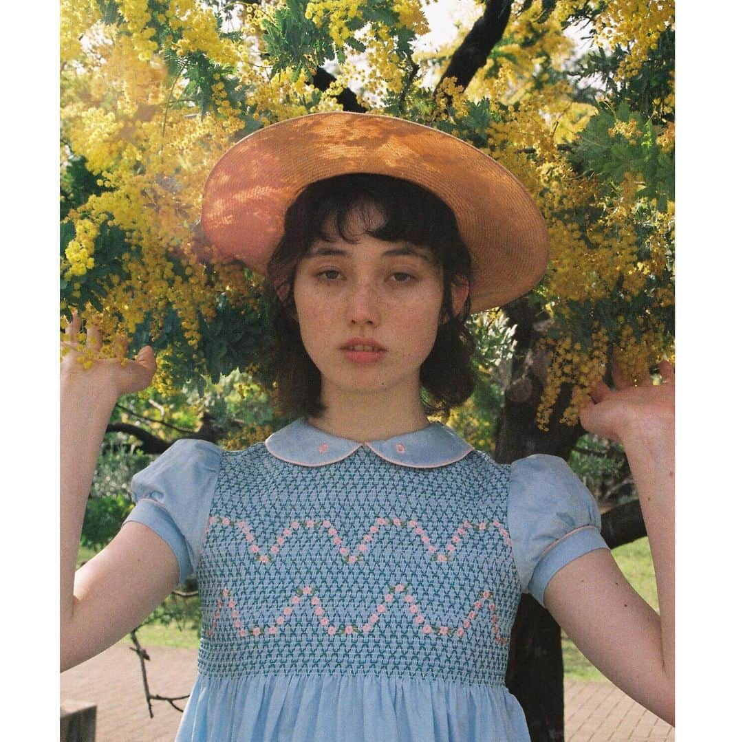 小藪奈央さんのインスタグラム写真 - (小藪奈央Instagram)「🐣💛 Shoot for @curios_tokyo  Shot by @yukika_88  Model @mariannaannamarianna  Styled by me Assistant @cedrat_mayuko Dress - sold」3月15日 20時23分 - nao_now