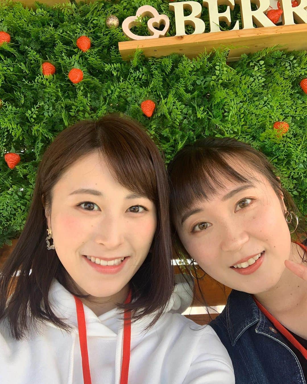 のインスタグラム：「思いっきりお休みを満喫して来ました😆💕質問を頂いた、美味しいものについて取り急ぎ…！🍽 . ▶︎#郡山いちご園  甘くて大きいいちごがたくさん実っていました🍓 60こくらい食べて大満足…！美味しかった〜！！ . ▶︎#ジンギスカン誠  先日取材させて頂いたお店。 写真のラム肉のユッケから焼肉まで、柔らかくて癖もなくて、感動する美味しさなのです🥺こだわり野菜も甘くて美味しい。幸せを噛みしめながら食べました🐑  新型コロナウイルスの感染拡大が心配ですが… 時には思いきってお出かけを楽しむのもいいのかも☺️ (人混みを避けたり、体調との相談は必要ですが。) また明日からのお仕事、頑張れそうです👏🏻✨」