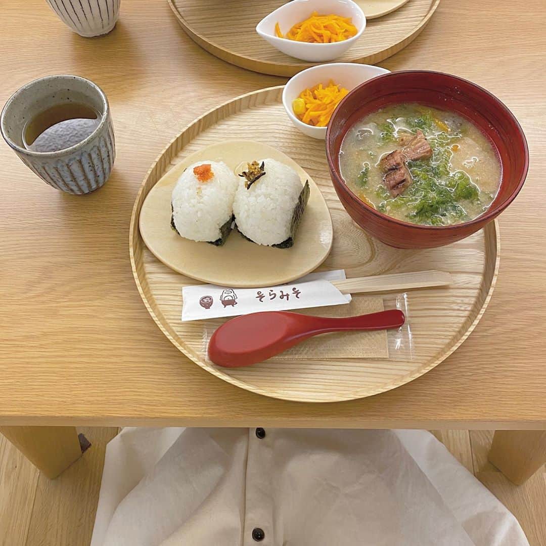 のインスタグラム：「＊ #お味噌汁食堂そらみそ . at 金沢 位置情報付けれんかった、何故 遠かったんですけど なんと3/20からRintoっていう駅出たところの 金沢百番街にもできるらしいからぜひ行ってみて！ とりあえず、カフェキロクでも始めてみるわ。 . #cafe#kanazawa#カフェ巡り#金沢グルメ#金沢カフェ#マホカフェキロク」