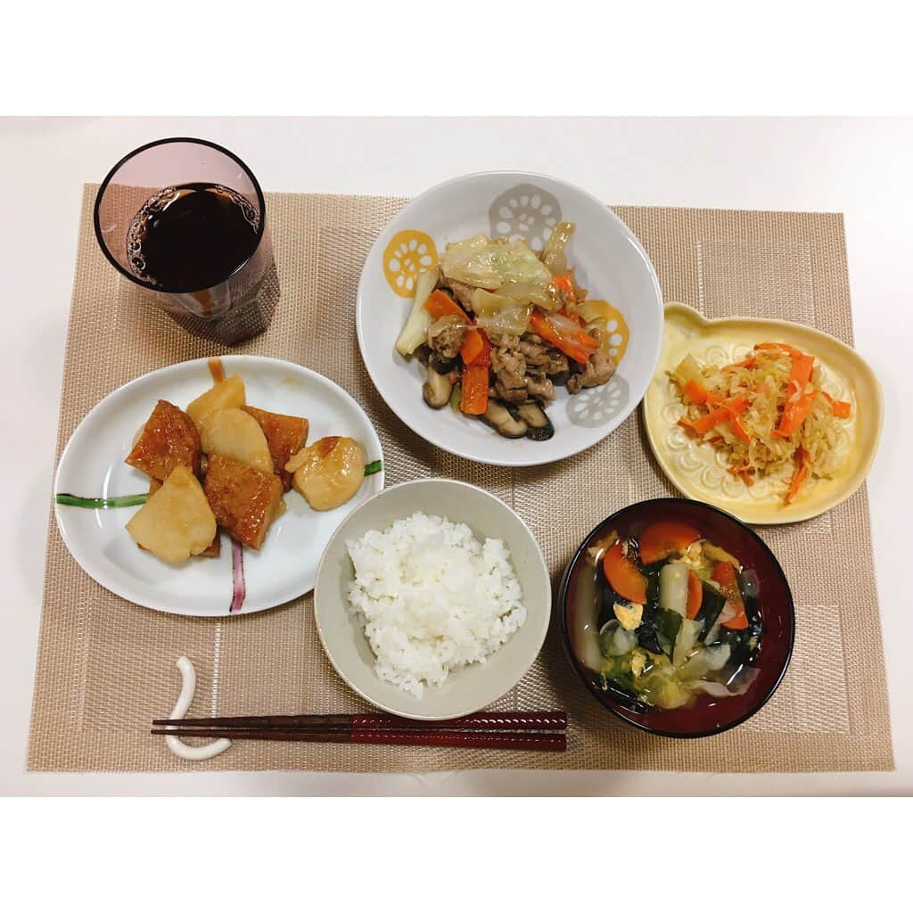 Nao☆ さんのインスタグラム写真 - (Nao☆ Instagram)「今日の夕飯は...🍚♬ 焼きあごだしの野菜スープ,里芋とさつま揚げの煮物,キャベツとにんじんの温野菜カレー風味,野菜たっぷ八宝菜作ったよ😋🍴🌈 #ネギなおクッキング」3月15日 21時07分 - nao_ngc