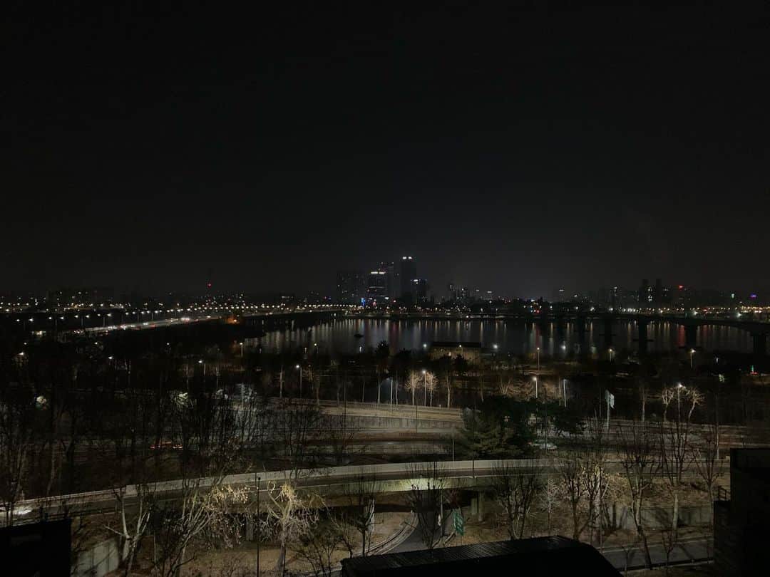 ソヨンさんのインスタグラム写真 - (ソヨンInstagram)「Night mood」3月15日 21時09分 - hv_seo0