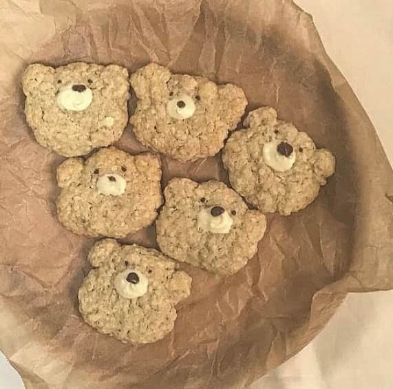 SUCLEさんのインスタグラム写真 - (SUCLEInstagram)「#手作りクッキー  たくさん作れてかわいいクッキー特集🍪  どんなクッキーにするか考える時間や 焼きあがりを待っている時に部屋中が甘い香りになるのも楽しいですよね♡  たくさん作ったらお友達にもプレゼントしよう💭 ぜひ参考にしてみて下さいね！  @sucle_ では紹介する写真を募集中👧🏻﻿﻿ ﻿﻿﻿﻿ ﻿﻿﻿﻿﻿﻿﻿﻿﻿﻿﻿﻿ タグ付けやハッシュタグをつけてくれた投稿からもピックアップした写真をリポストしています！﻿﻿﻿﻿﻿﻿﻿﻿﻿﻿﻿﻿﻿ #sucle をつける か このアカウントをタグ付けして投稿してね📸  #クッキー #スヌーピークッキー  #スヌーピー #クッキー作り #手作りお菓子 #手作りクッキー #おいしい #おやつ #おやつ作り #インスタ映え #おかしづくり #クマ #クッキー  #かわいい #おうちおやつ #お絵かきクッキー #クッキー大好き #デコペン #クッキングラム #お菓子作り #おかし作り #おきが #手作りプレゼント #置き画くら部 #置き画倶楽部 #おきがくらぶ #置き画くらぶ  #トイストーリー #ハム #ディズニーキャラクター」3月15日 21時20分 - sucle_