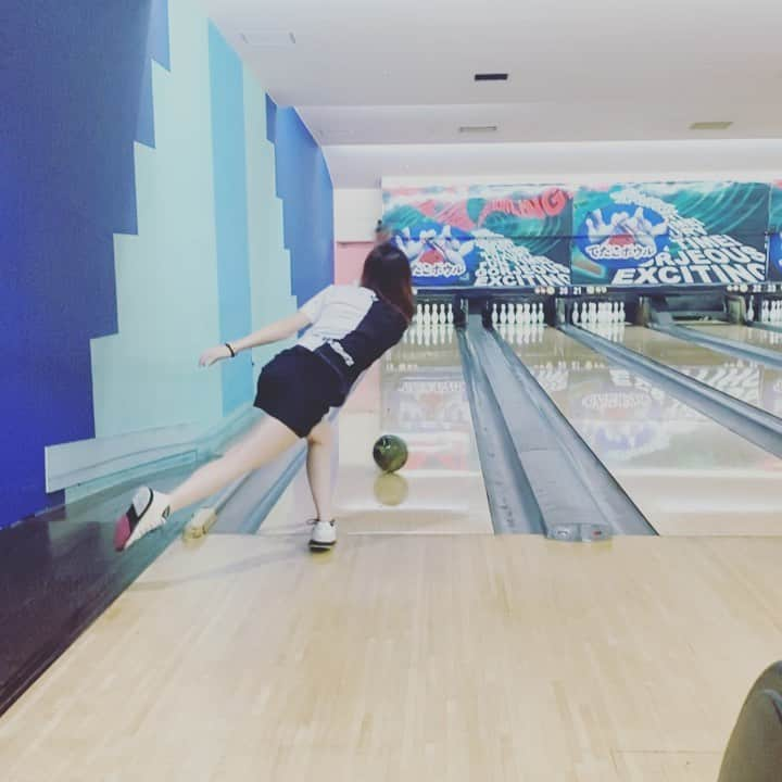 竹原三貴のインスタグラム：「🥳🎳✨🙌 #ボウリング #ボーリング #ローダウン #高回転 #bowling #볼링 #打保龄球　#保龄球 #打保齡球　#保齡球 #боулинг」