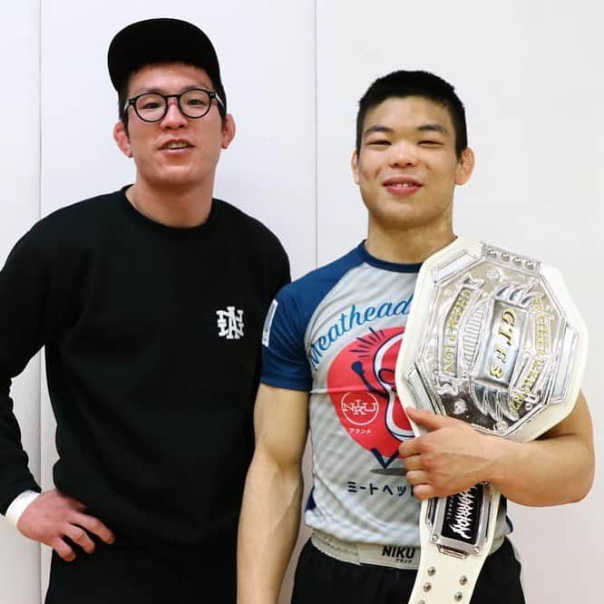 青木真也のインスタグラム：「岩本さん優勝。強さも取り組みも知っているから、当然過ぎて「おめでとう」は言えない。おつかれさまでした。#岩本健汰#kentaiwamoto #青木真也 #shinyaaoki #グラップリング」