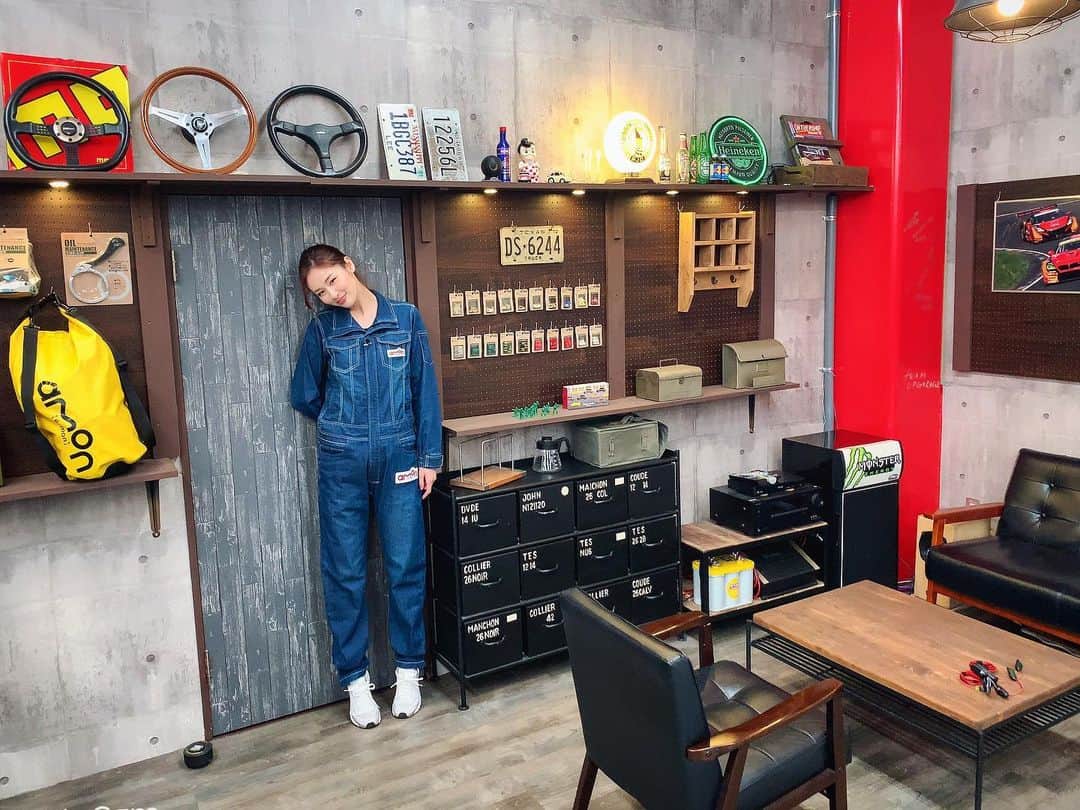 のインスタグラム：「💖 . 姫路でのお仕事で エーモン工業株式会社さんの本社に行かせていただきました🚗✨ . ARTAをサポートされているということで亜久里さんや土屋さんのサインがあったり、至るところにARTAやGTグッズが👀✨ . 車好きで温かいお人柄の方たちと一緒に、 車に関わるお仕事をさせていただくことになりました🚘❤️ . 初めての姫路、おかげさまで充実しました☺️✨ . これからがもっと楽しみ❣️ . . #エーモン#amon#エーモン工業株式会社#エーモンで楽しいをクリエイト#姫路#兵庫県#japan#車好き#DIY#エーモンベース#車いじり#happy#racequeen#モータースポーツ#RQ #コロナに負けるな #フォロワー増やしたい#フォロワー募集中#followme」