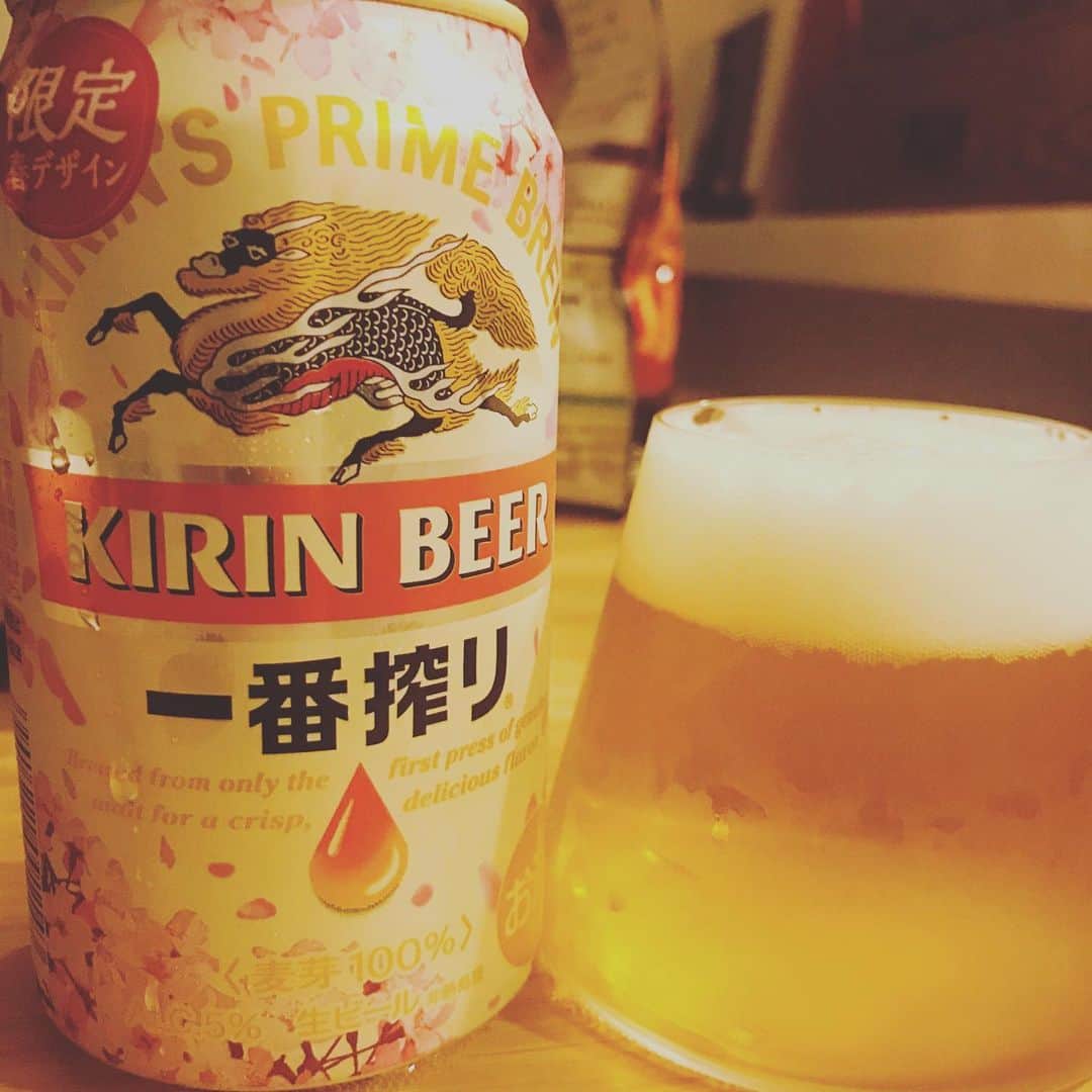 堀井亮佑のインスタグラム：「毎年恒例の春パッケージ。早いねぇ。#beer #堀井ビールログ」