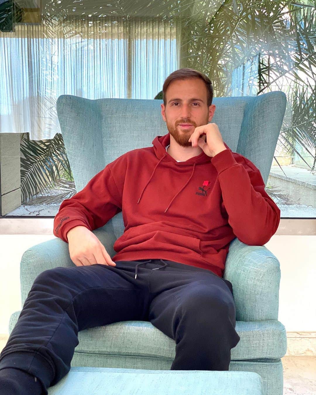 ヤン・オブラクのインスタグラム：「Bodimo odgovorni, ostani doma!  Seamos responsables, quédate en casa! Let’s be responsible, stay at home!🙏🏼💪🏼」