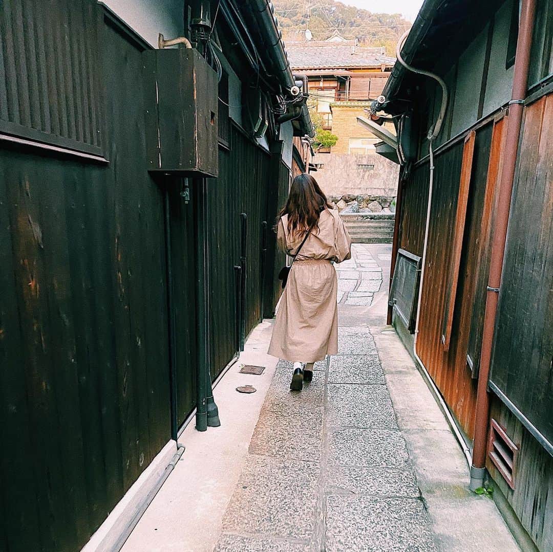 かほこ。さんのインスタグラム写真 - (かほこ。Instagram)「ㅤㅤㅤㅤㅤㅤㅤㅤㅤㅤㅤㅤㅤ ㅤㅤㅤㅤㅤㅤㅤㅤㅤㅤㅤㅤㅤ 投稿もストーリーも更新してなかったですが 旅行を楽しんでました、元気です！ 人といる時あまり携帯触りたくないので 旅行だとこうなってしまう… （仲良い女の子同士だとこれ載せよー！ って一緒にしたりするけど👩‍❤️‍👩） ㅤㅤㅤㅤㅤㅤㅤㅤㅤㅤㅤㅤㅤ 京都大阪旅楽しかった❤︎ 雨予報だったけど夕方には晴れて とてもきれいな景色が見れた🥺✨ ホワイトデーはわたしの大好きな モンブランをごちそうしてもらた！ あっという間のぺろりんちょだた ㅤㅤㅤㅤㅤㅤㅤㅤㅤㅤㅤㅤㅤ ケツでかいだのデブだの言ってくるけど 一緒におるとめちゃめちゃ食べてしまって この3日でたぶん3kgは太ったナ、、 太ってるって言うなら食べさせないでくれ、、 と思いつつ楽しいから食べてしまう 明日からダイエットがんばろう、、、 ㅤㅤㅤㅤㅤㅤㅤㅤㅤㅤㅤㅤㅤ お洋服の更新もまた明日からします！ ㅤㅤㅤㅤㅤㅤㅤㅤㅤㅤㅤㅤㅤ #京都 #京都観光 #清水寺 #hisayacafe #京極スタンド」3月15日 22時32分 - xxokohakxx