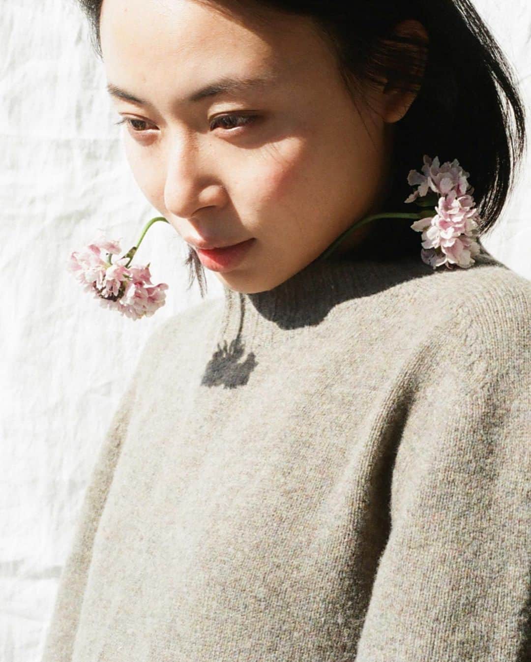 後藤早貴さんのインスタグラム写真 - (後藤早貴Instagram)「🕸仕事も後少し🕸 今日も夜更かしして映画見よ🎞 #me#gosaki#flowers#portrait」3月15日 22時28分 - gosakicchi