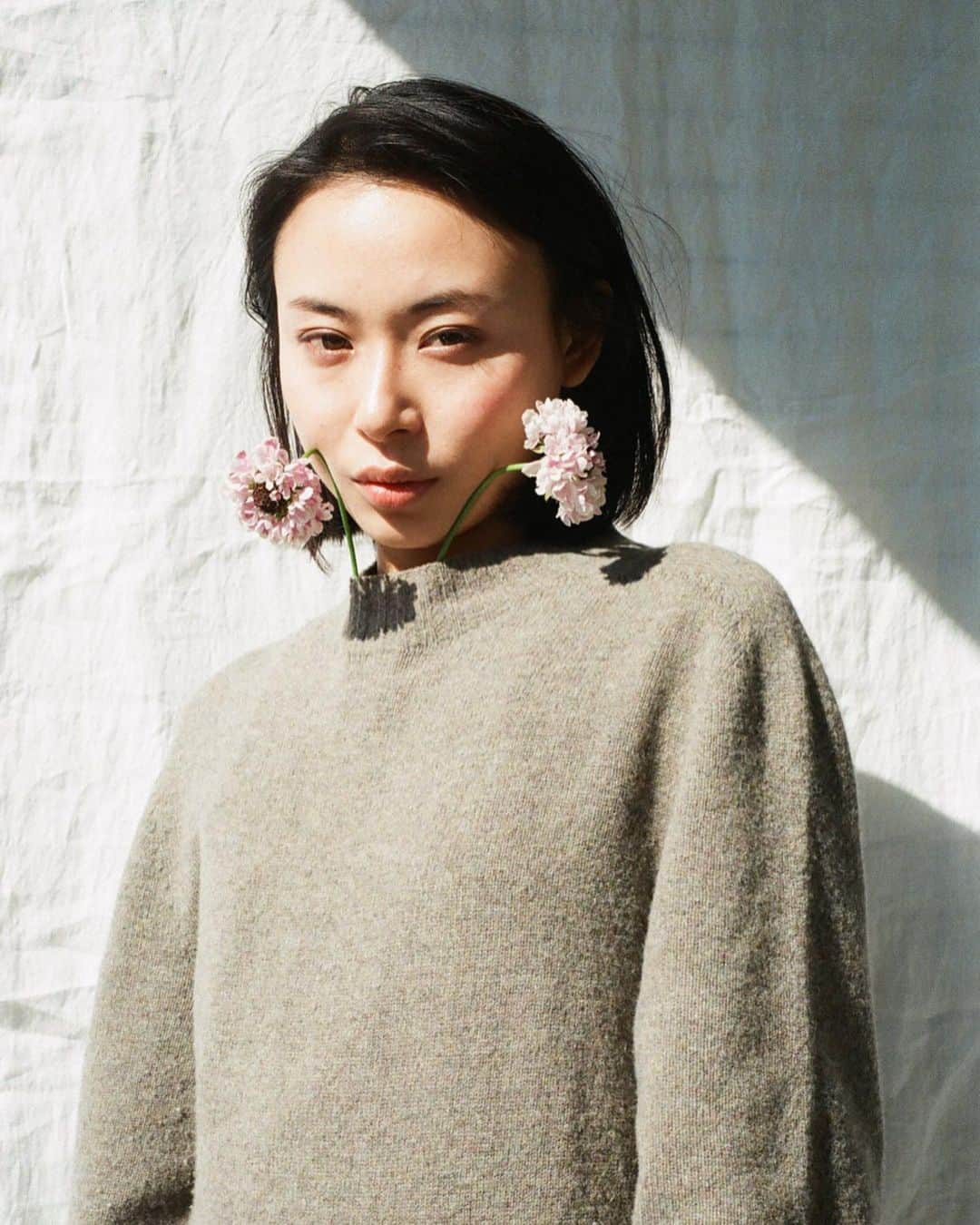 後藤早貴さんのインスタグラム写真 - (後藤早貴Instagram)「🕸仕事も後少し🕸 今日も夜更かしして映画見よ🎞 #me#gosaki#flowers#portrait」3月15日 22時28分 - gosakicchi