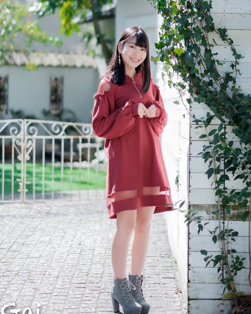 髙橋莉瑚のインスタグラム：「昨日雪降って☃️びっくりしたけど💦今日は良いお天気でした🌸 そして撮影でした😊 📷 @gai_photo さん😊  #RIKORIN #JKモデル #ファッションモデル #撮影モデル #制服モデル #高校1年生 #16歳  #キラドリ5期読モ  #プラチナムプロダクション所属 #シブサンプロジェクト #shibu3project  #グリーンクラス 🍀 #応援してね #カープ女子 ♥️ #カープファン 🎏」