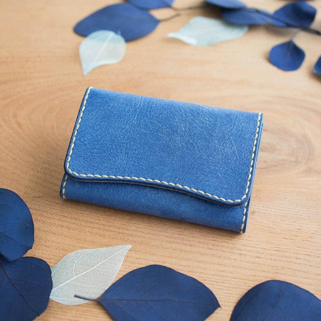 オーダーメイドの革小物ギフト専門店 のインスタグラム：「#気まぐれレザー #カルムレザー #calmeleather」