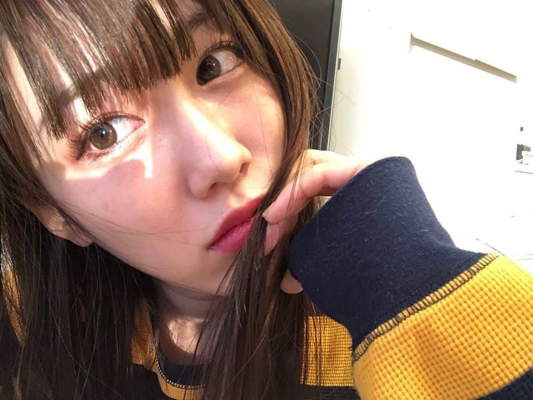 高城れにさんのインスタグラム写真 - (高城れにInstagram)「太陽が沈むまでの反射するオレンジの光がたまらなく好きです。 沈んだあとは寂しくなるけど、また違う国をあの太陽が照らしてると思うとなんだか嬉しくもなります。 地球は丸い！」3月15日 22時40分 - takagireni_official