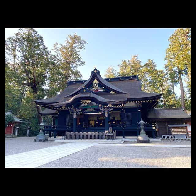 田中美麗さんのインスタグラム写真 - (田中美麗Instagram)「このトップス好き。だけど光の反射で見えませんね(･･;) 大阪で買ったんだけど、都内にないのかなぁ このお店〜👚 カメラマン弟　笑笑  この前、香取神宮に家族と行ってきました〜 よく行くんです、すごい良いところ！  自然って感じ！  #田中美麗」3月15日 22時44分 - mirei_tanaka_