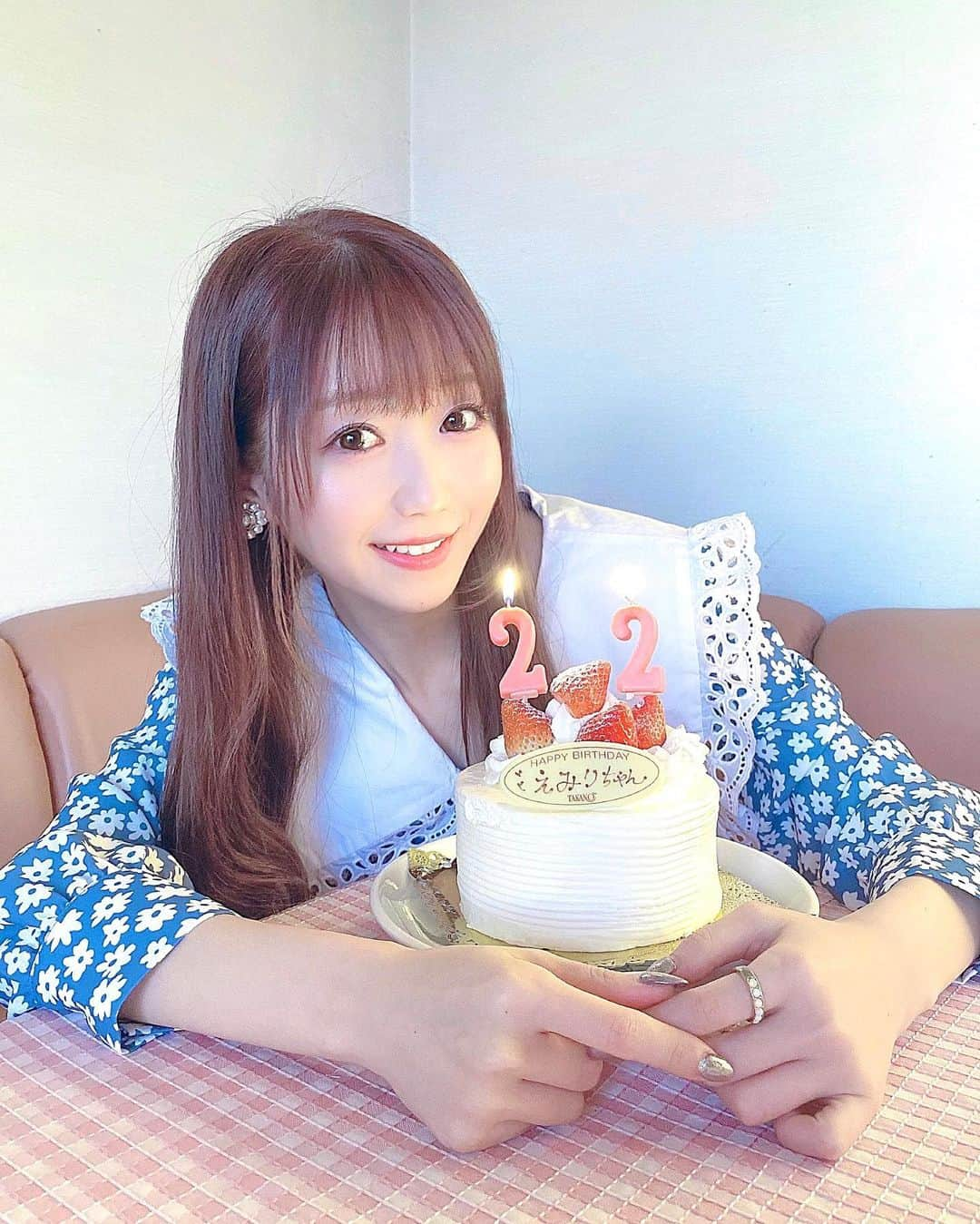 大谷映美里さんのインスタグラム写真 - (大谷映美里Instagram)「🐈 ㅤㅤㅤㅤㅤㅤㅤㅤㅤㅤㅤㅤㅤ 22歳を迎えました🎂🌸 ㅤㅤㅤㅤㅤㅤㅤㅤㅤㅤㅤㅤㅤ 女の子も男の子も 私にくれた言葉、可愛い画像や動画、 本当にありがとうございます💐✨ ㅤㅤㅤㅤㅤㅤㅤㅤㅤㅤㅤㅤㅤ ‪1度しかない人生だから ‪これからも色んな自分になって色んな挑戦をしたいです💞 変わらず、楽しい投稿していきますね〜♪ ㅤㅤㅤㅤㅤㅤㅤㅤㅤㅤㅤㅤㅤ #20200315」3月15日 22時52分 - otani_emiri