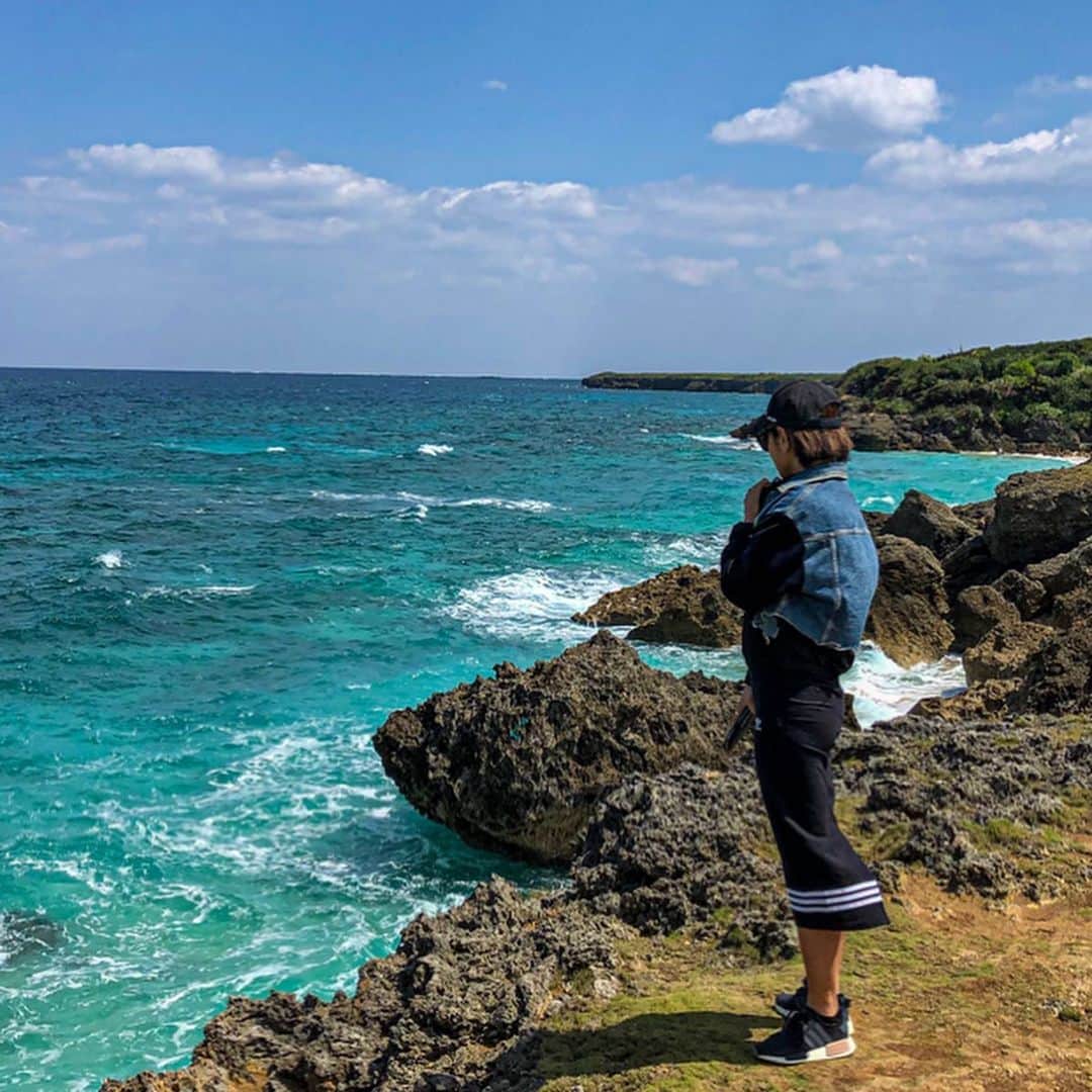 彩海のインスタグラム：「. . . 受け入れる為に来たこの地。 4年たってやっと受け入れられたこと。 . . I’m always beside you.  I love you so much and forever.  R.I.P Momoko. . . .」