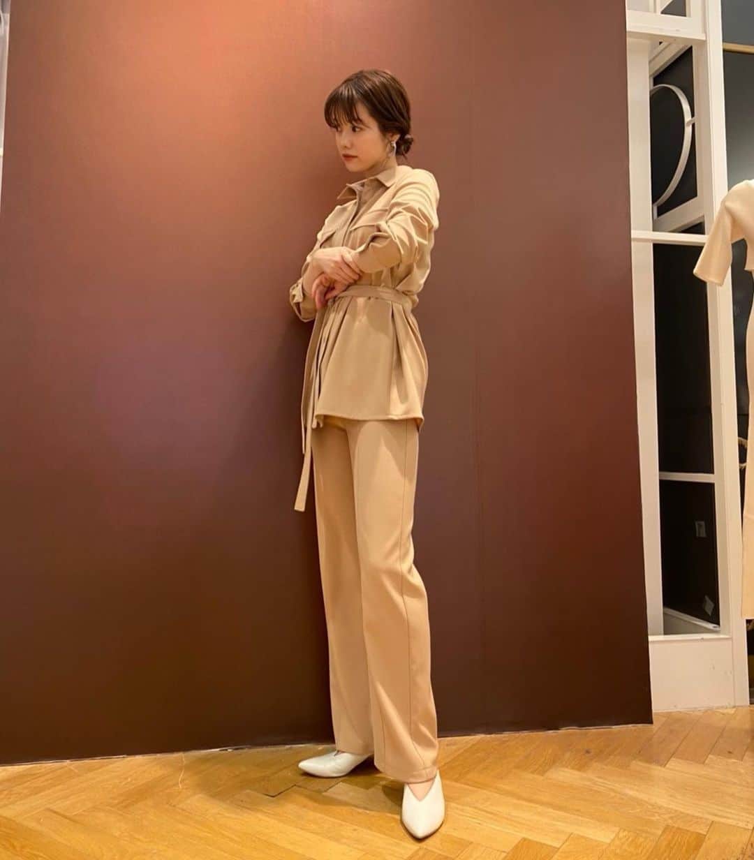 西谷菜々のインスタグラム：「. Louren OSAKA LIMITED STORE 2日間ありがとうございました🧡 大阪のみなさん、とても温かくって楽しかった〜💐 お店は17日がラスト！ ぜひすずと可愛いお洋服たちに会いに行ってみてね🥰 #louren #louren_2020spring」
